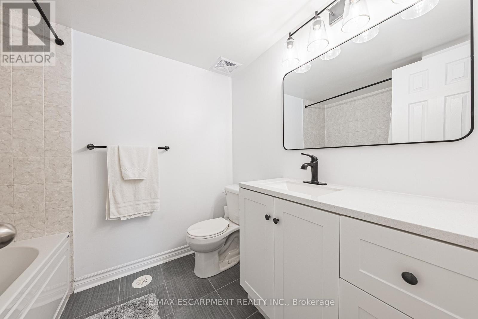 13-04 - 2420 Baronwood Drive, Oakville (Wm Westmount), Ontario  L6M 0X6 - Photo 18 - W12898646