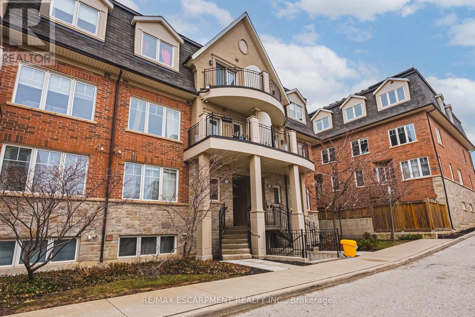 13-04 - 2420 Baronwood Drive, Oakville (Wm Westmount), Ontario  L6M 0X6 - Photo 2 - W12898646