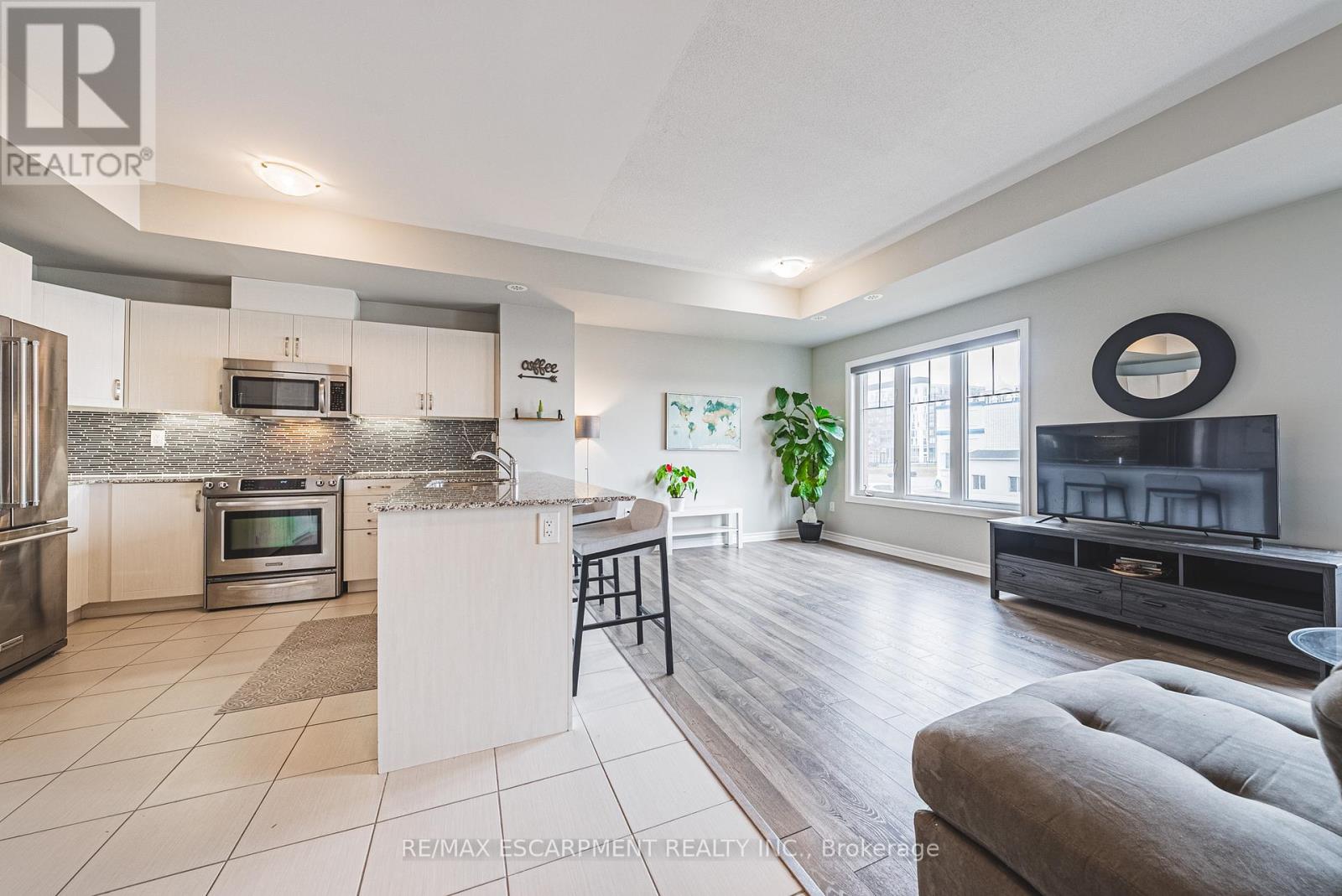 13-04 - 2420 Baronwood Drive, Oakville (Wm Westmount), Ontario  L6M 0X6 - Photo 5 - W12898646