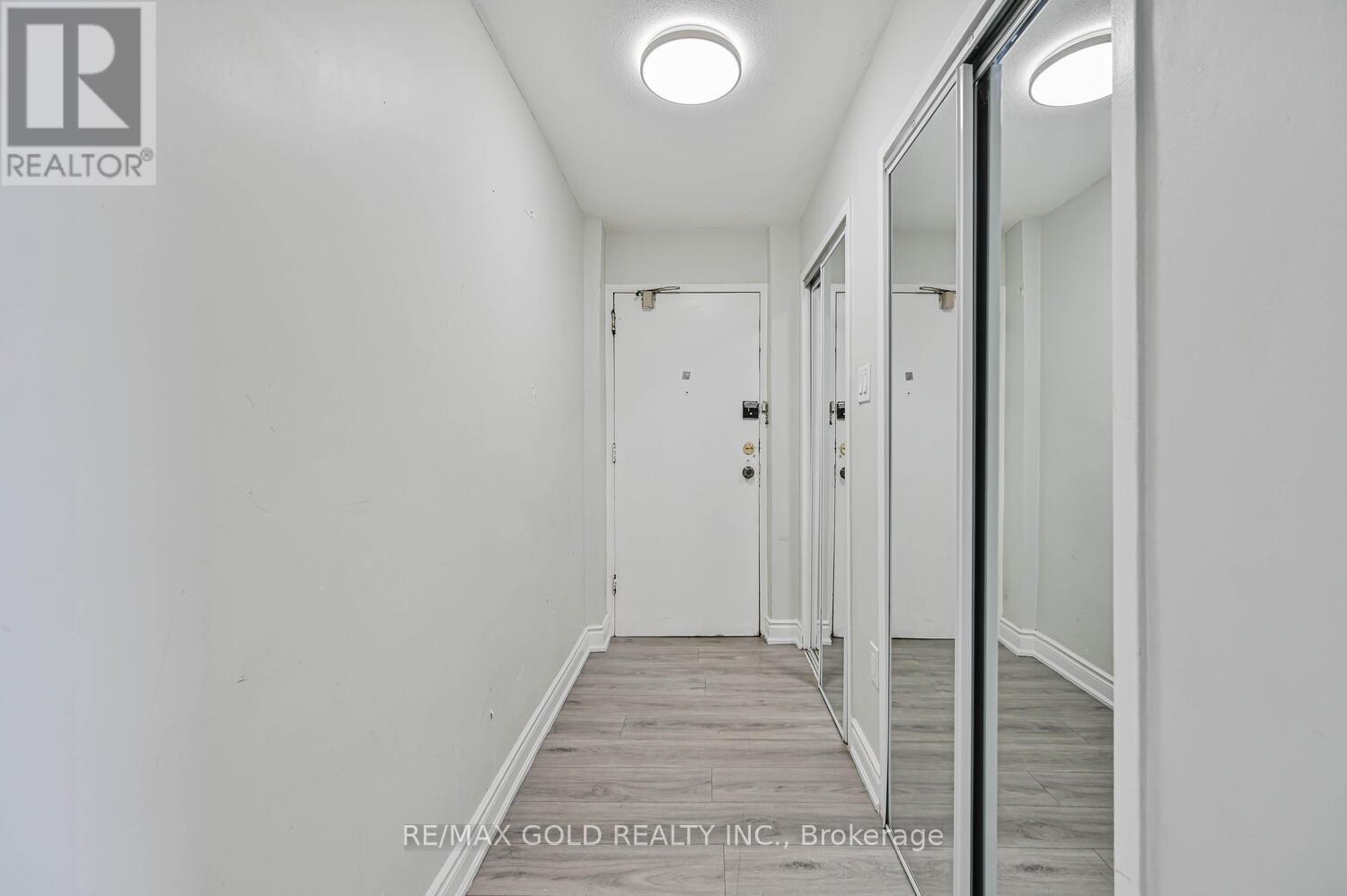 207 - 60 Stevenson Road N, Toronto (Mount Olive-Silverstone-Jamestown), Ontario  M9V 2B4 - Photo 14 - W12898682