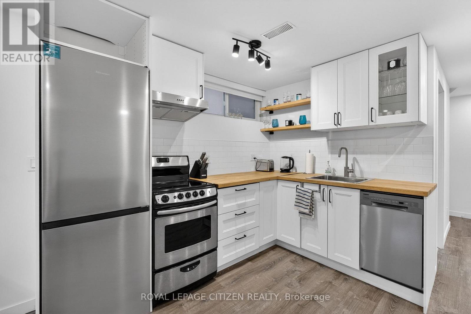 Lower - 44 Prescott Avenue, Toronto (Weston-Pellam Park), Ontario  M6N 3G5 - Photo 15 - W12898692