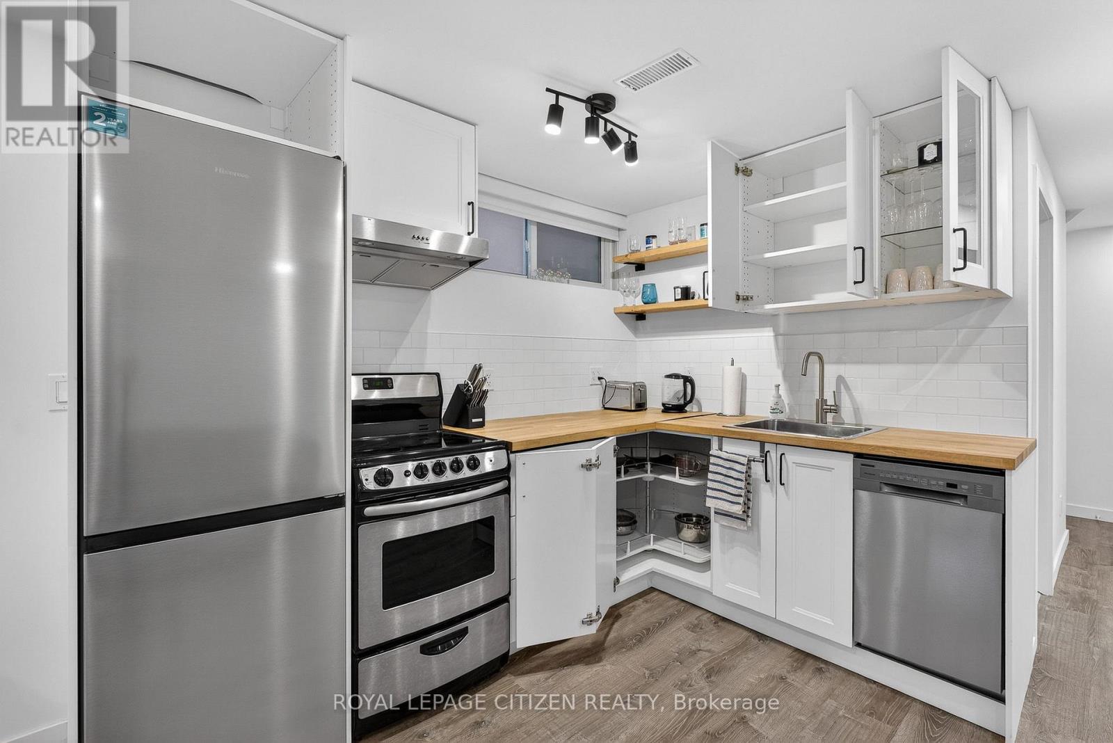 Lower - 44 Prescott Avenue, Toronto (Weston-Pellam Park), Ontario  M6N 3G5 - Photo 16 - W12898692