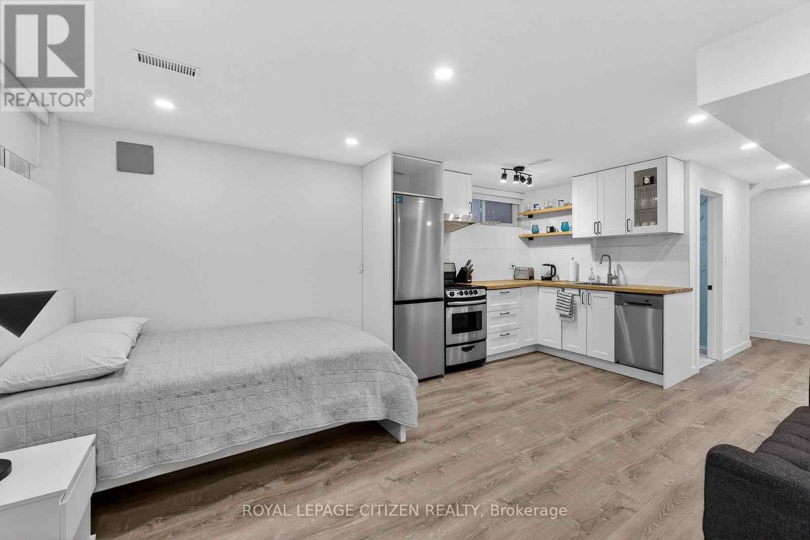 Lower - 44 Prescott Avenue, Toronto (Weston-Pellam Park), Ontario  M6N 3G5 - Photo 20 - W12898692