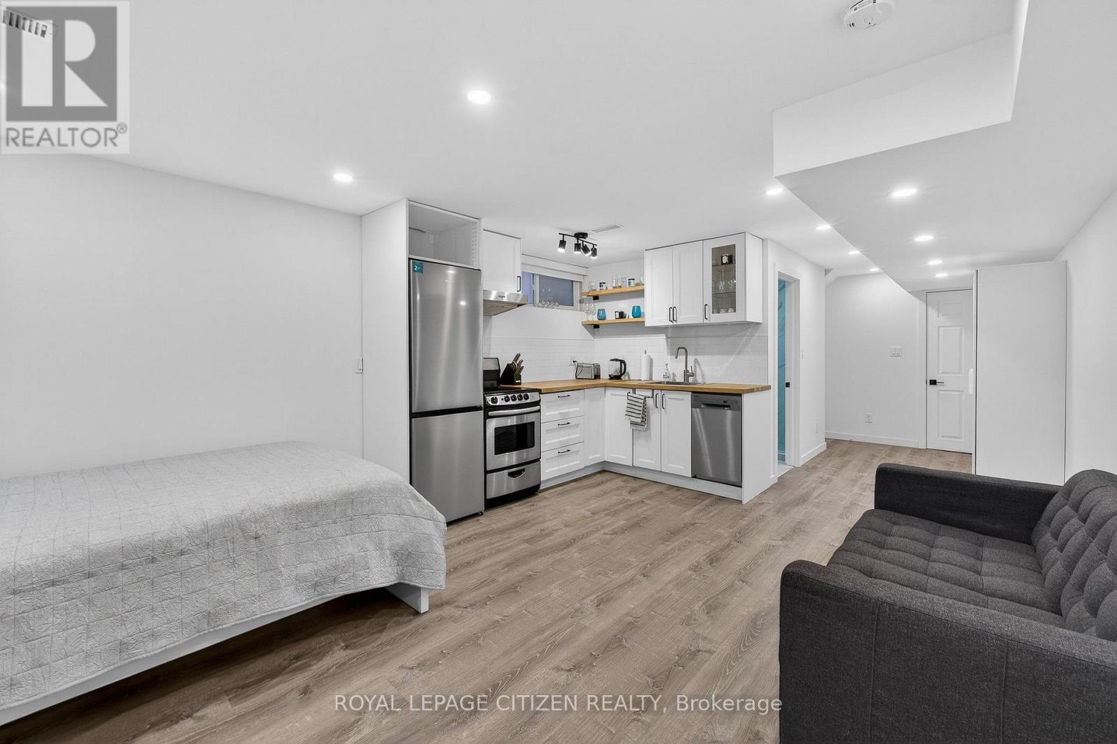 Lower - 44 Prescott Avenue, Toronto (Weston-Pellam Park), Ontario  M6N 3G5 - Photo 21 - W12898692