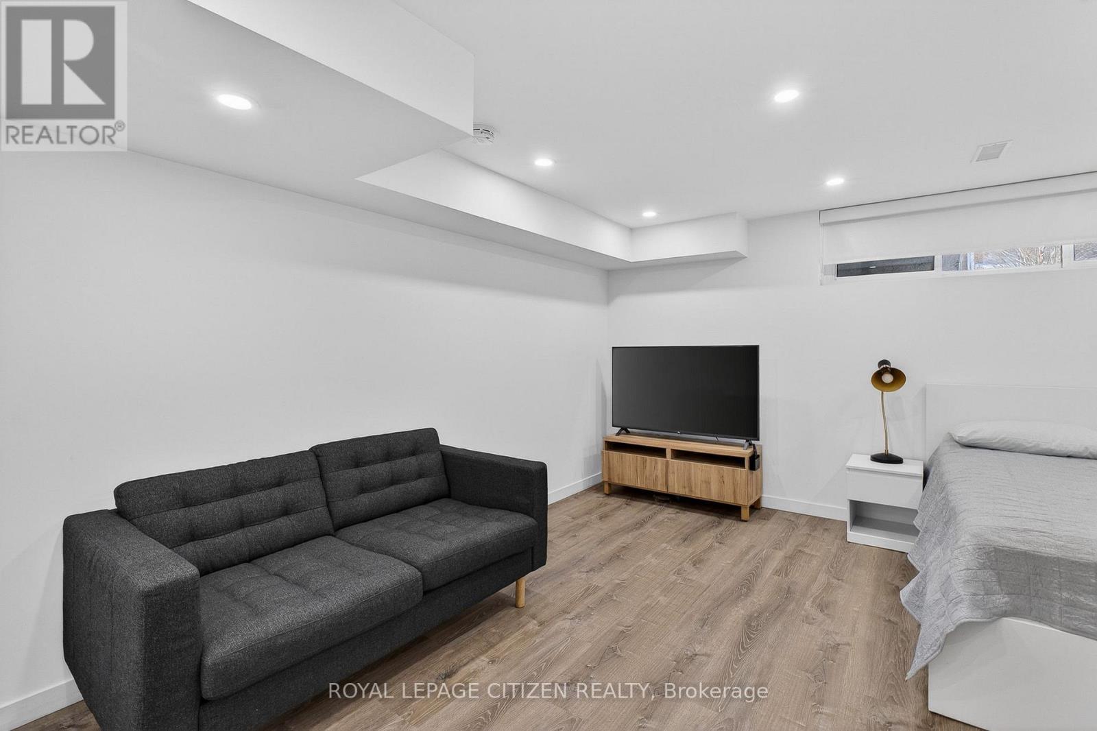 Lower - 44 Prescott Avenue, Toronto (Weston-Pellam Park), Ontario  M6N 3G5 - Photo 23 - W12898692