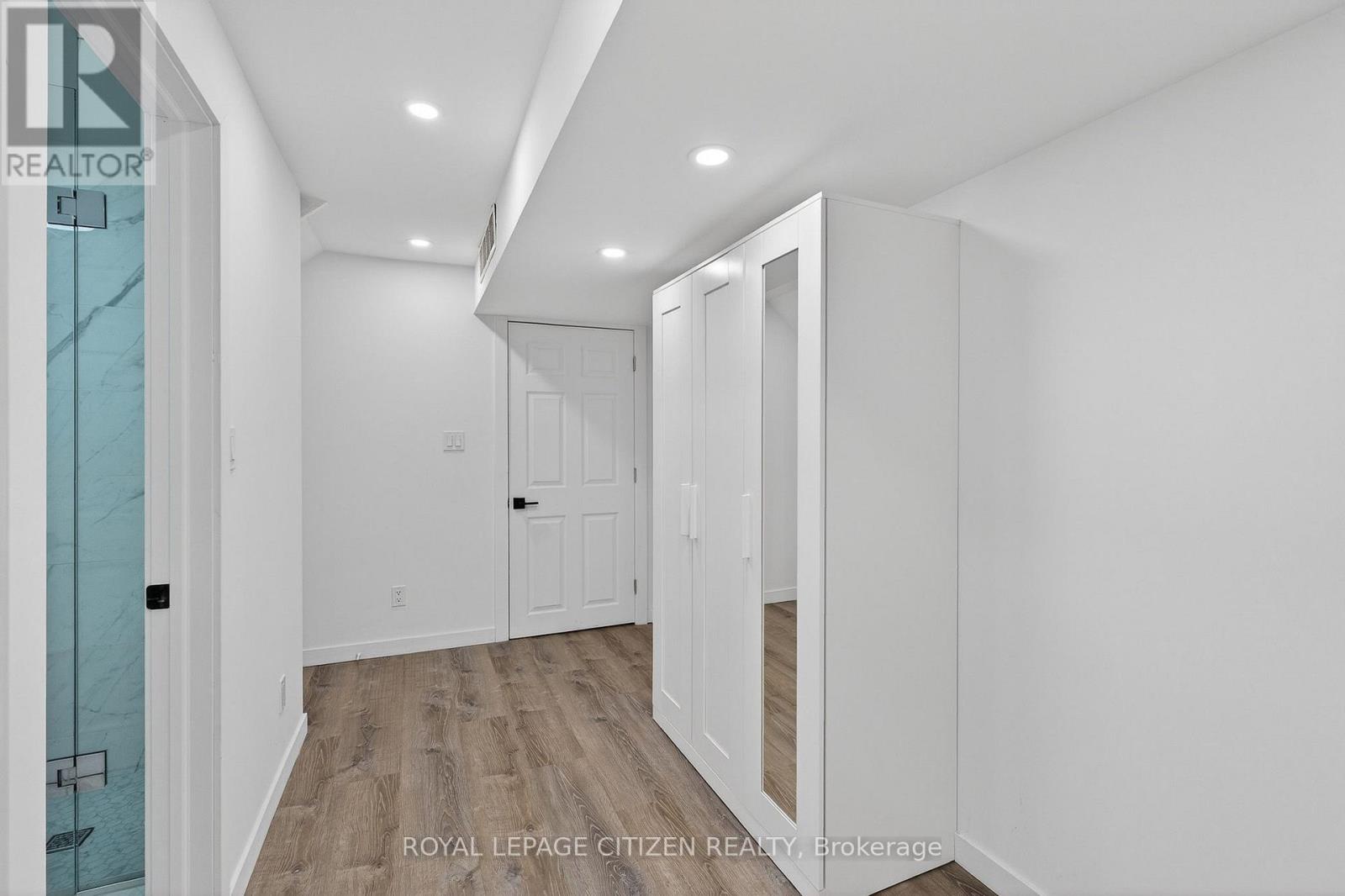 Lower - 44 Prescott Avenue, Toronto (Weston-Pellam Park), Ontario  M6N 3G5 - Photo 7 - W12898692