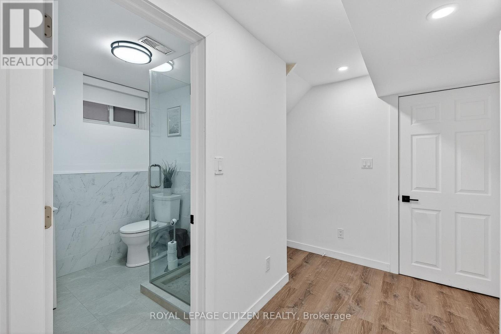 Lower - 44 Prescott Avenue, Toronto (Weston-Pellam Park), Ontario  M6N 3G5 - Photo 8 - W12898692