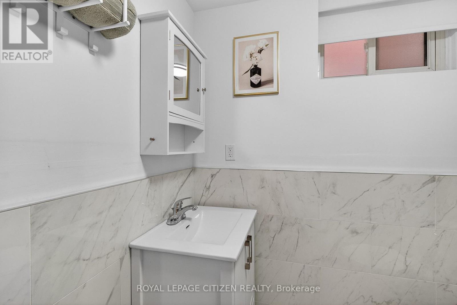 Lower - 44 Prescott Avenue, Toronto (Weston-Pellam Park), Ontario  M6N 3G5 - Photo 9 - W12898692