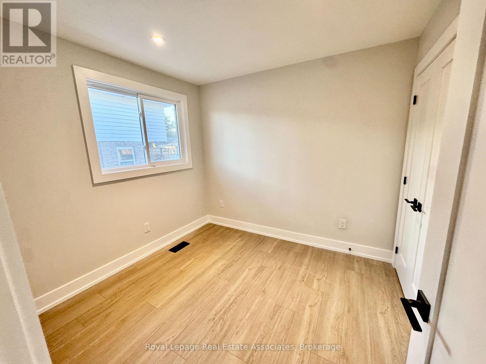 Unit 1 - 246 Marlborough Street, Brantford, Ontario  N3S 4T3 - Photo 11 - X12898618