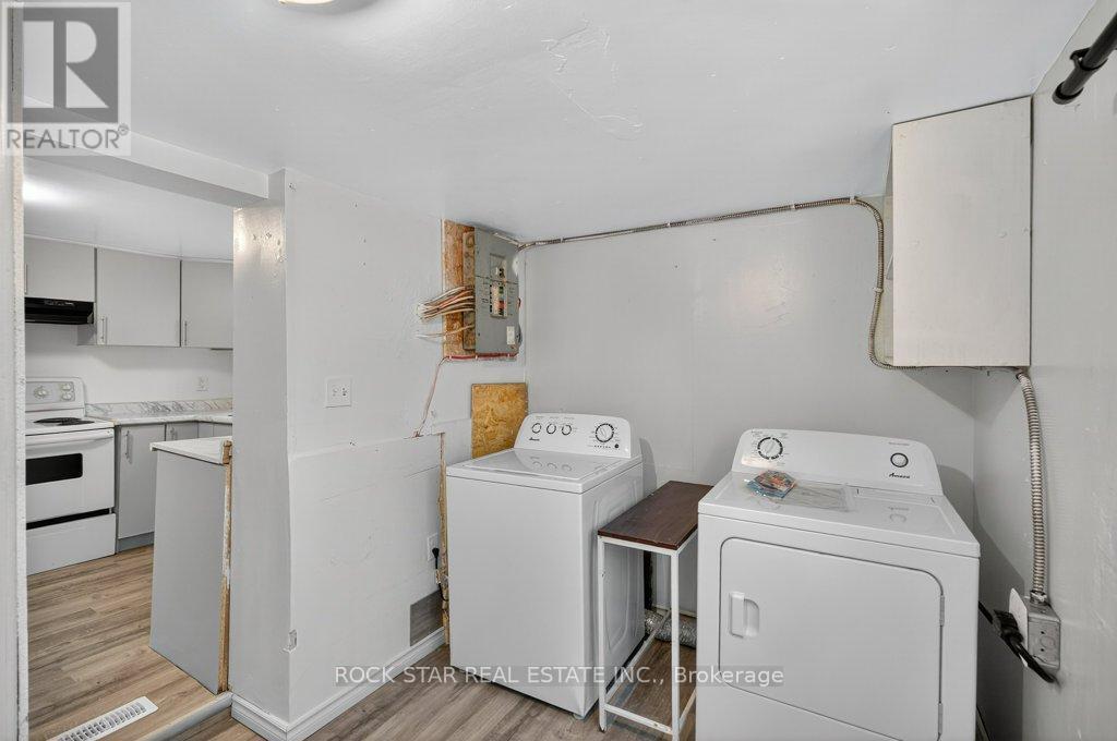 71 Teal Avenue, Hamilton (Lakeshore), Ontario  L8E 3B3 - Photo 12 - X12898680