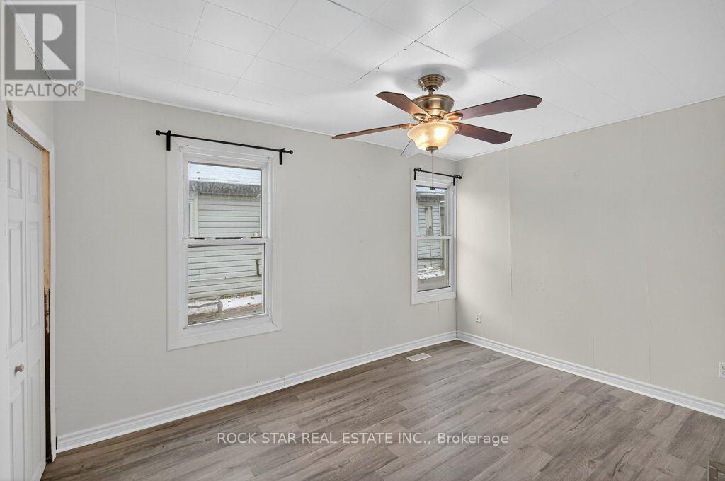 71 Teal Avenue, Hamilton (Lakeshore), Ontario  L8E 3B3 - Photo 16 - X12898680