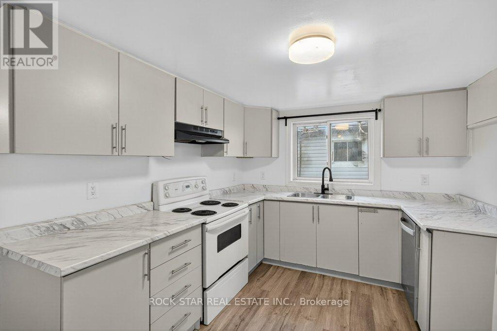 71 Teal Avenue, Hamilton (Lakeshore), Ontario  L8E 3B3 - Photo 6 - X12898680