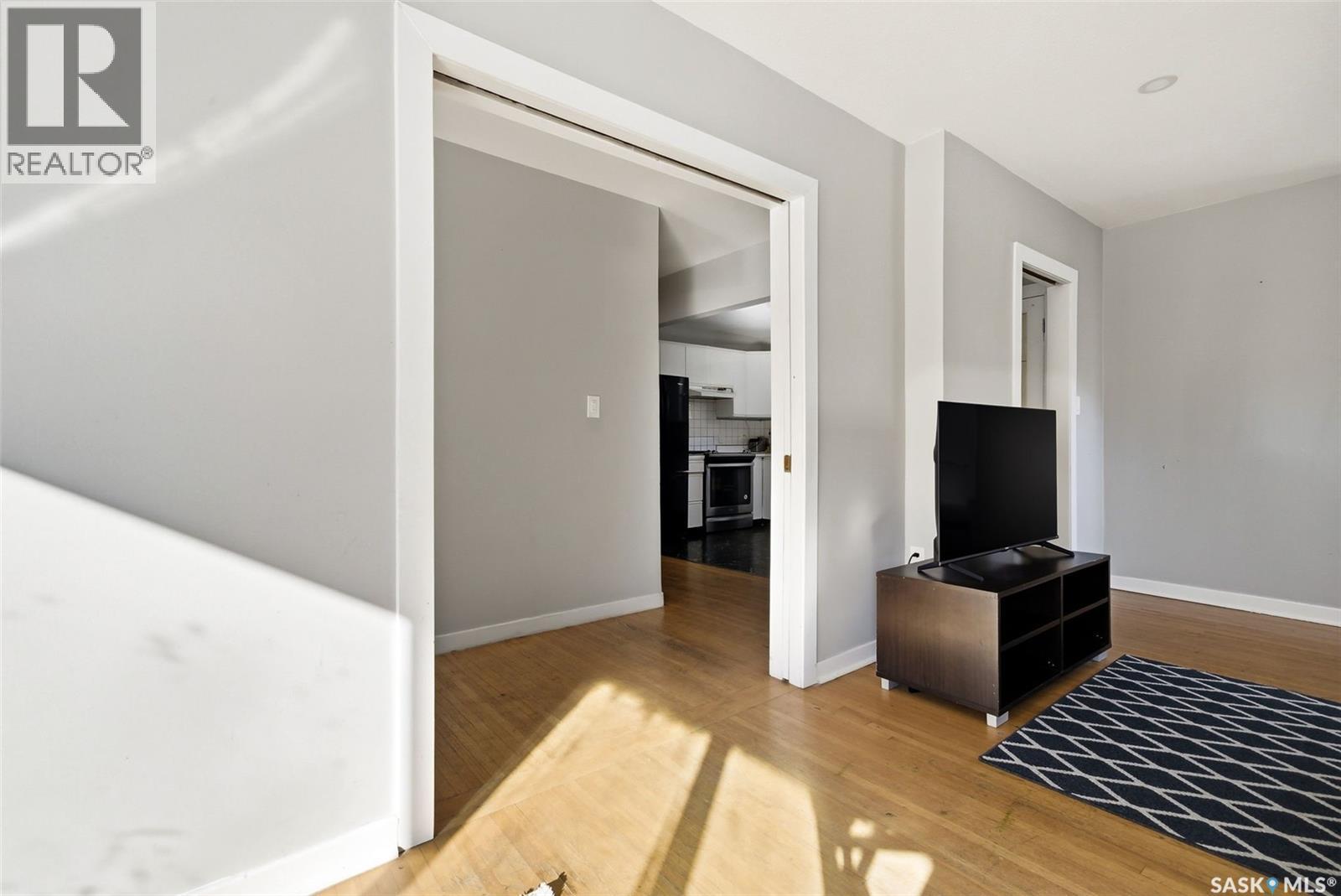 33 Scott Street, Regina, Saskatchewan  S4S 4A1 - Photo 9 - SK030756