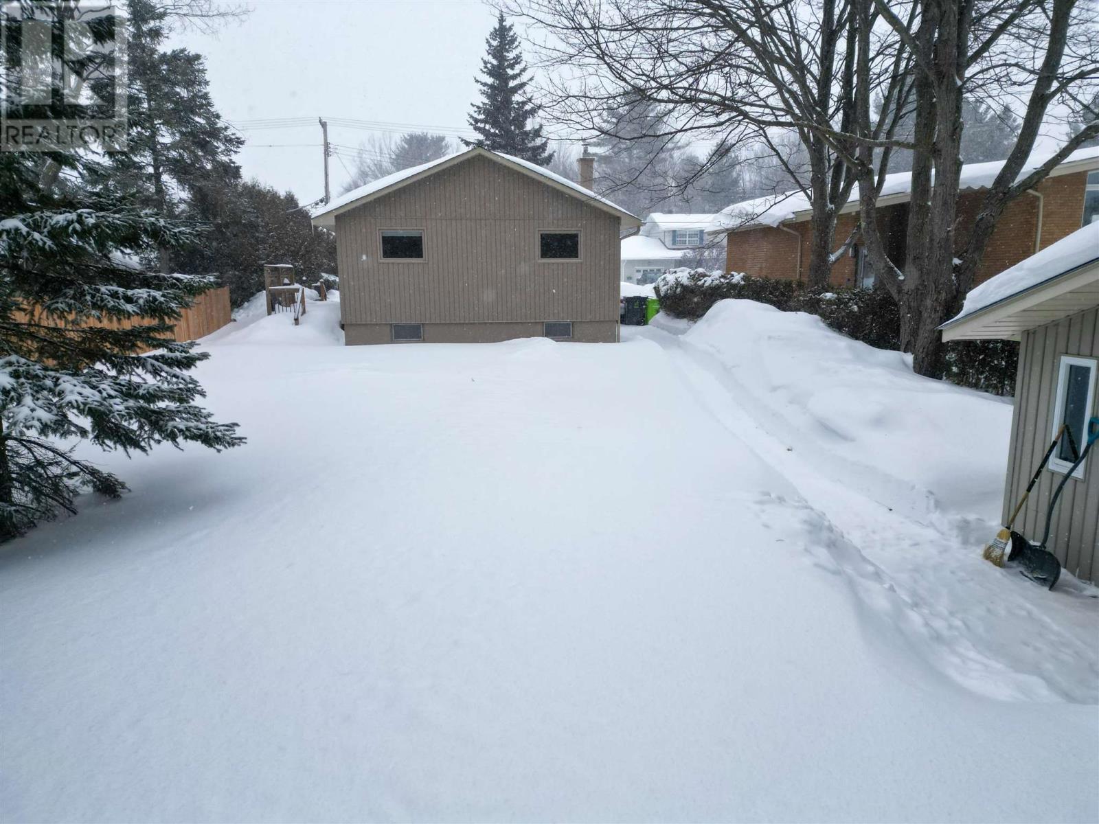 11 Hussey St, Sault Ste. Marie, Ontario  P6A 4N3 - Photo 13 - SM260483