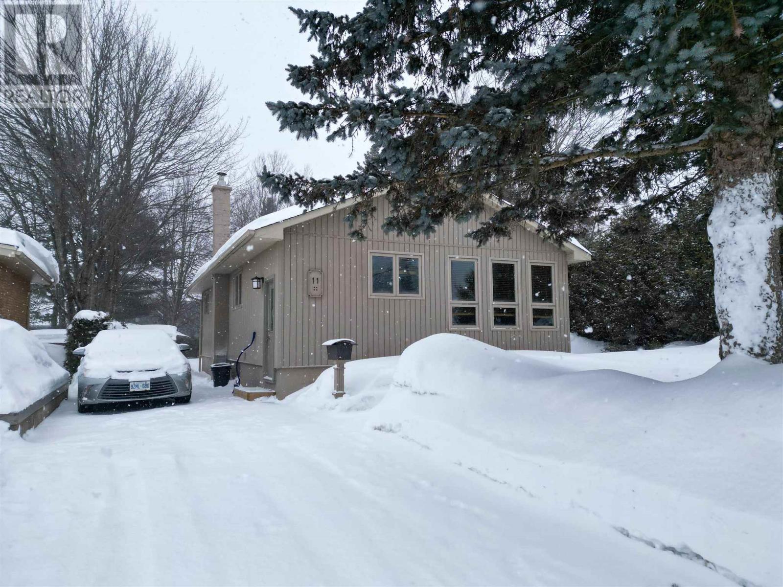 11 Hussey St, Sault Ste. Marie, Ontario  P6A 4N3 - Photo 11 - SM260483