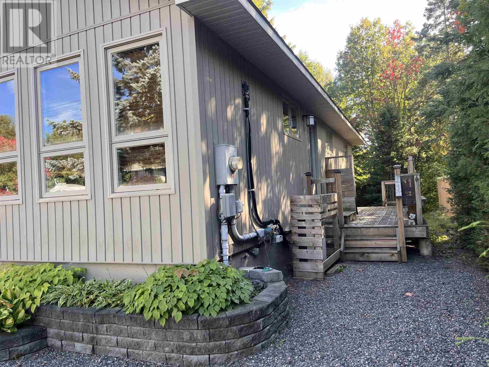 11 Hussey St, Sault Ste. Marie, Ontario  P6A 4N3 - Photo 3 - SM260483