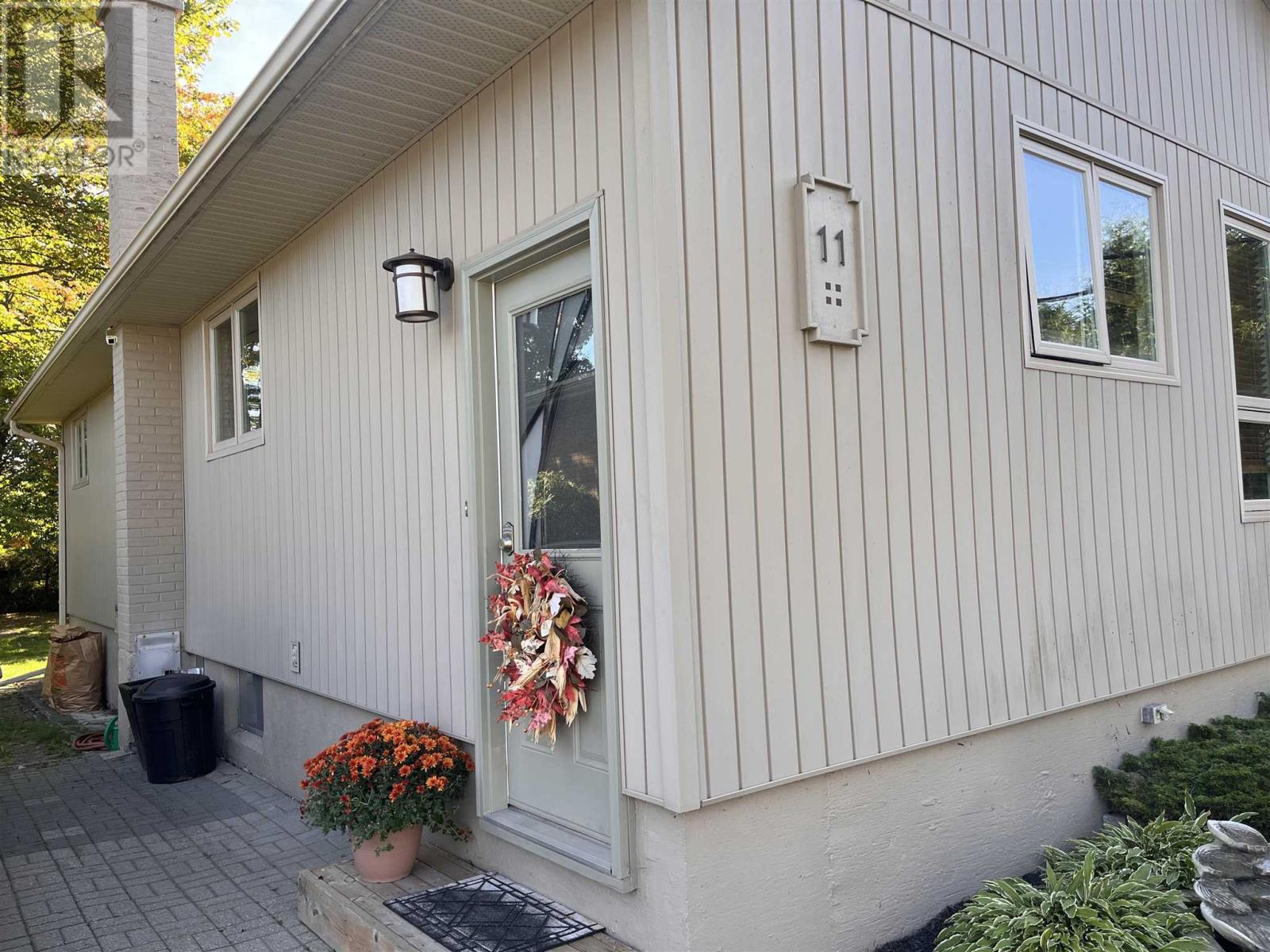 11 Hussey St, Sault Ste. Marie, Ontario  P6A 4N3 - Photo 4 - SM260483