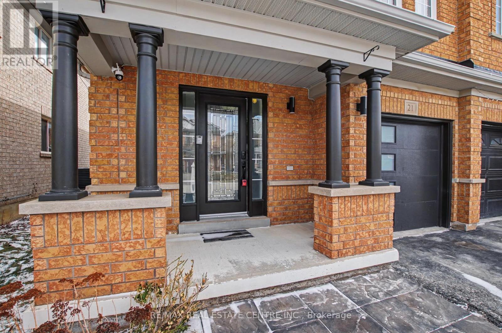 21 Vermont Road, Brampton (Fletcher's Meadow), Ontario  L7A 3G3 - Photo 2 - W12898696