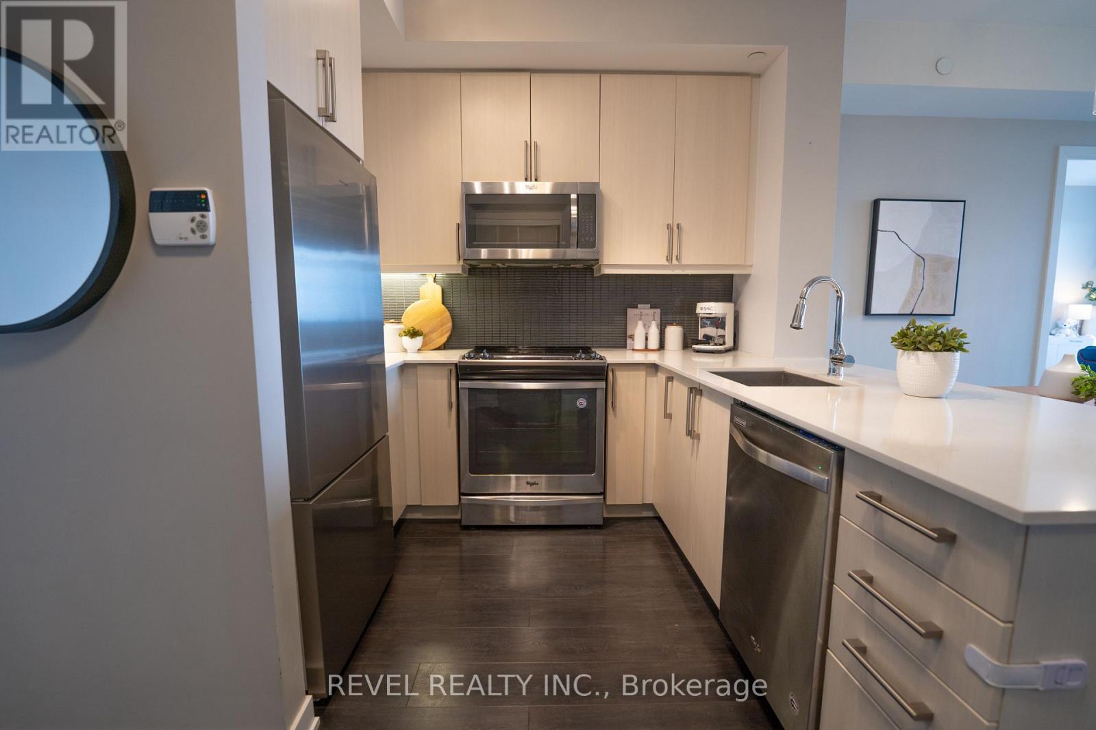 1705 - 4633 Glen Erin Drive, Mississauga, Ontario  L5M 0Y6 - Photo 5 - W12882068