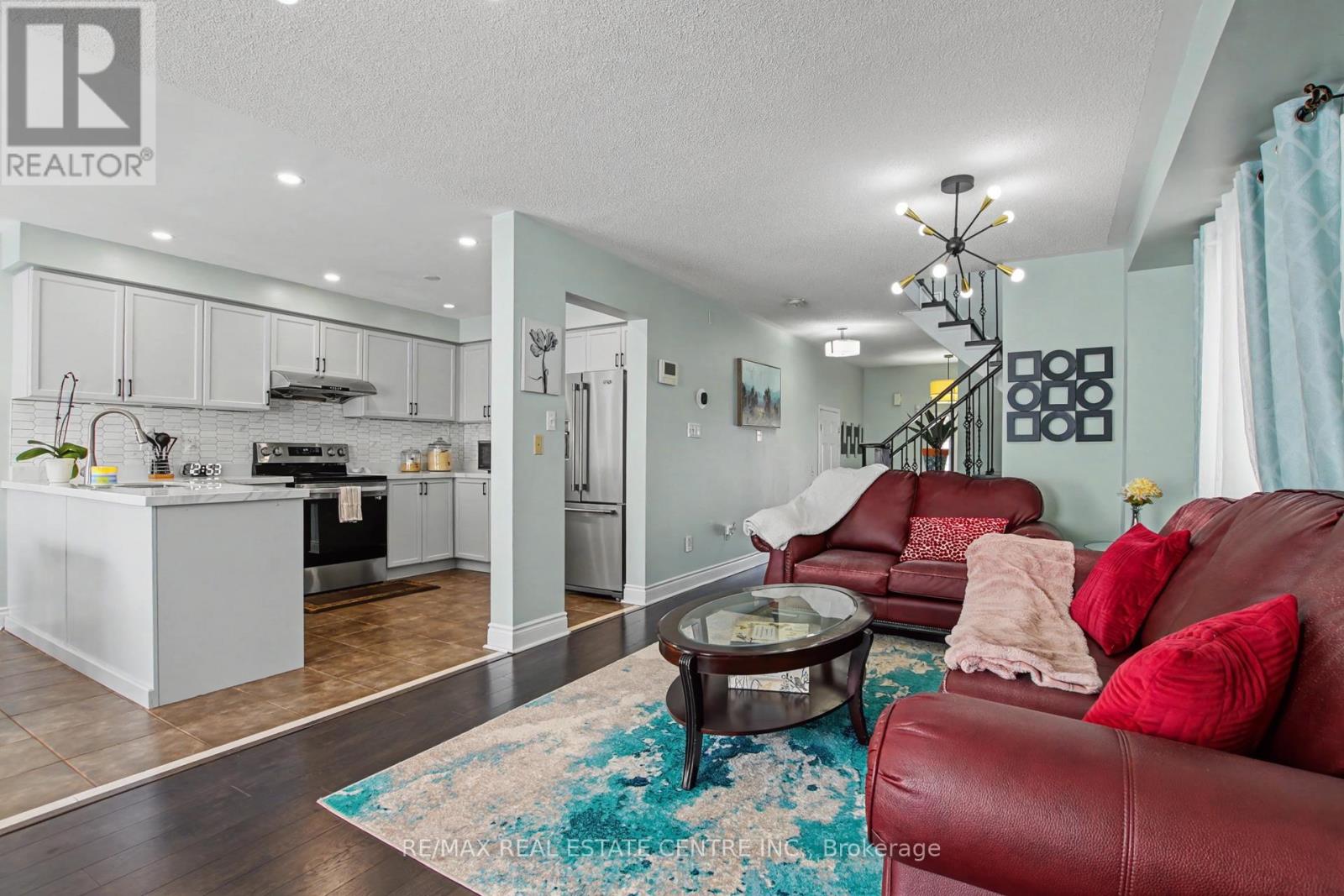 21 Vermont Road, Brampton (Fletcher's Meadow), Ontario  L7A 3G3 - Photo 8 - W12898696