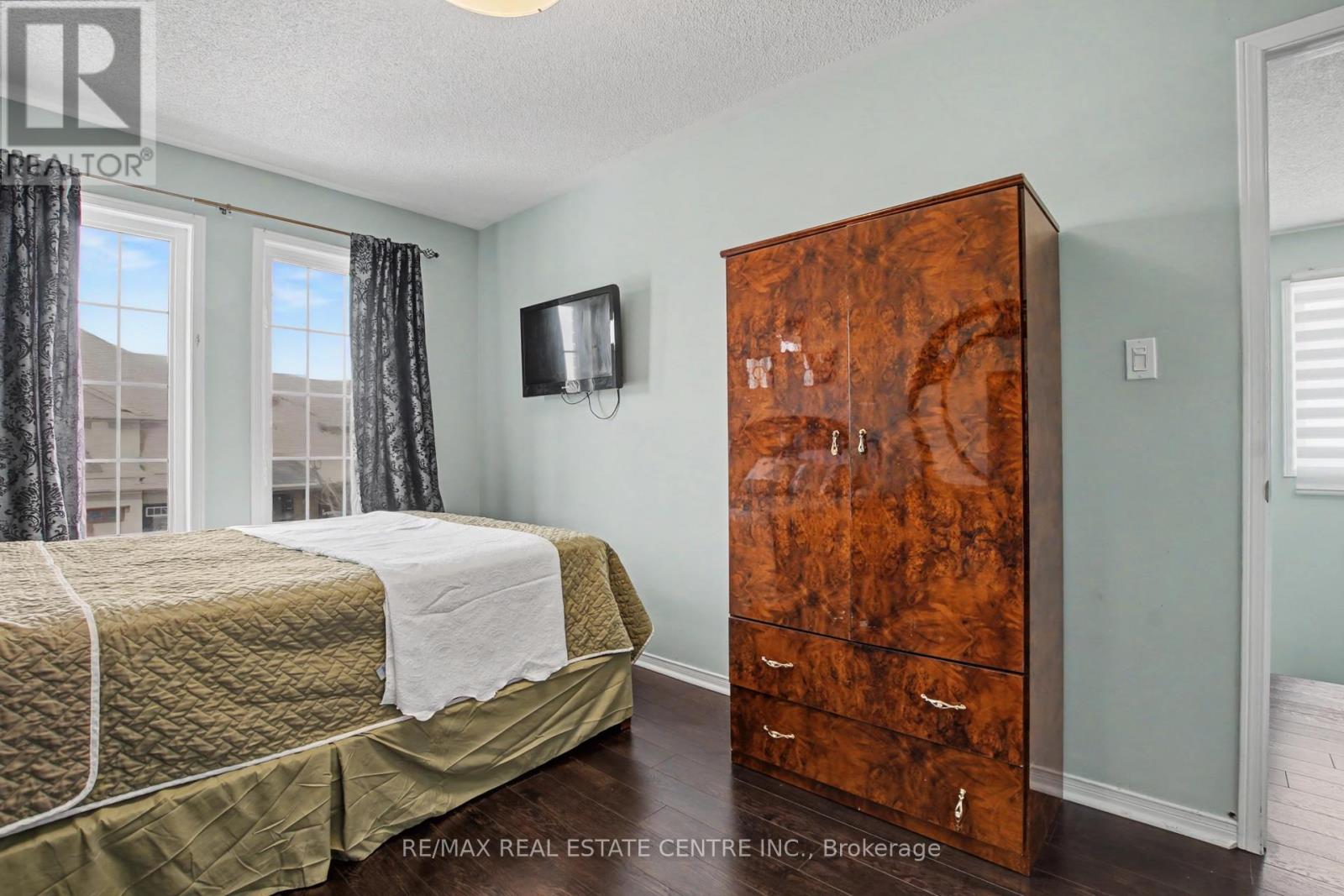 21 Vermont Road, Brampton (Fletcher's Meadow), Ontario  L7A 3G3 - Photo 25 - W12898696