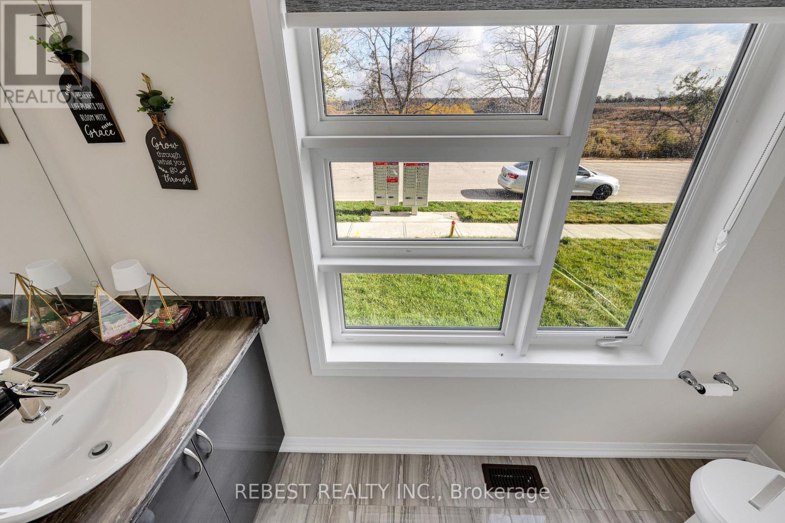 130 Hitchman Street, Brant (Paris), Ontario  N3L 0N6 - Photo 8 - X12498964