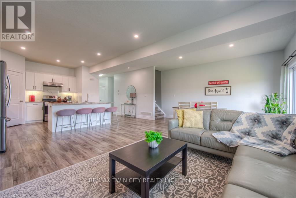 741 Hollinger Avenue, North Perth (Listowel), Ontario  N4W 0J3 - Photo 13 - X12803864