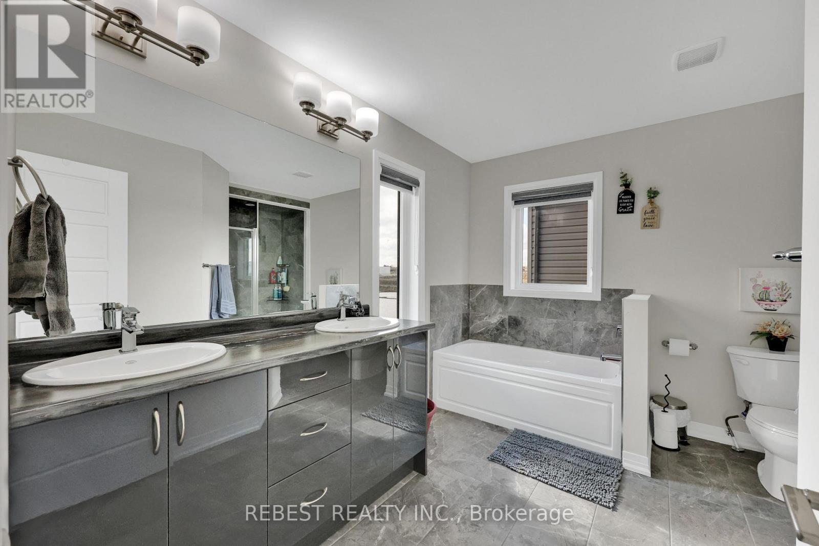 130 Hitchman Street, Brant (Paris), Ontario  N3L 0N6 - Photo 38 - X12498964