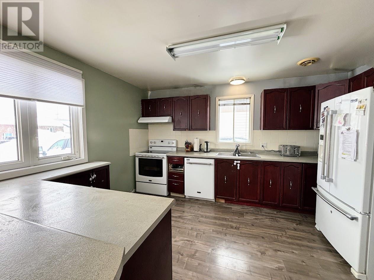 27 Wendego St, Manitouwadge, Ontario  P0T 2C0 - Photo 5 - TB2600479