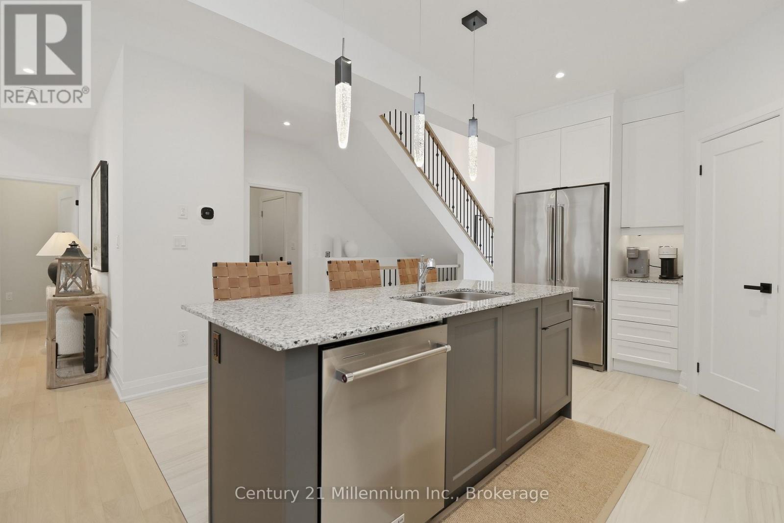 4 - 128 Beacon Drive, Blue Mountains, Ontario  N0H 2P0 - Photo 9 - X12886398