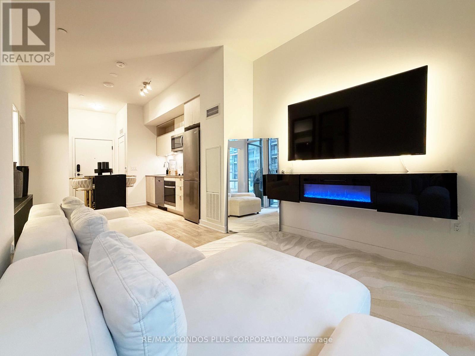 1113 - 60 Princess Street, Toronto, Ontario  M5A 2C7 - Photo 3 - C12868378