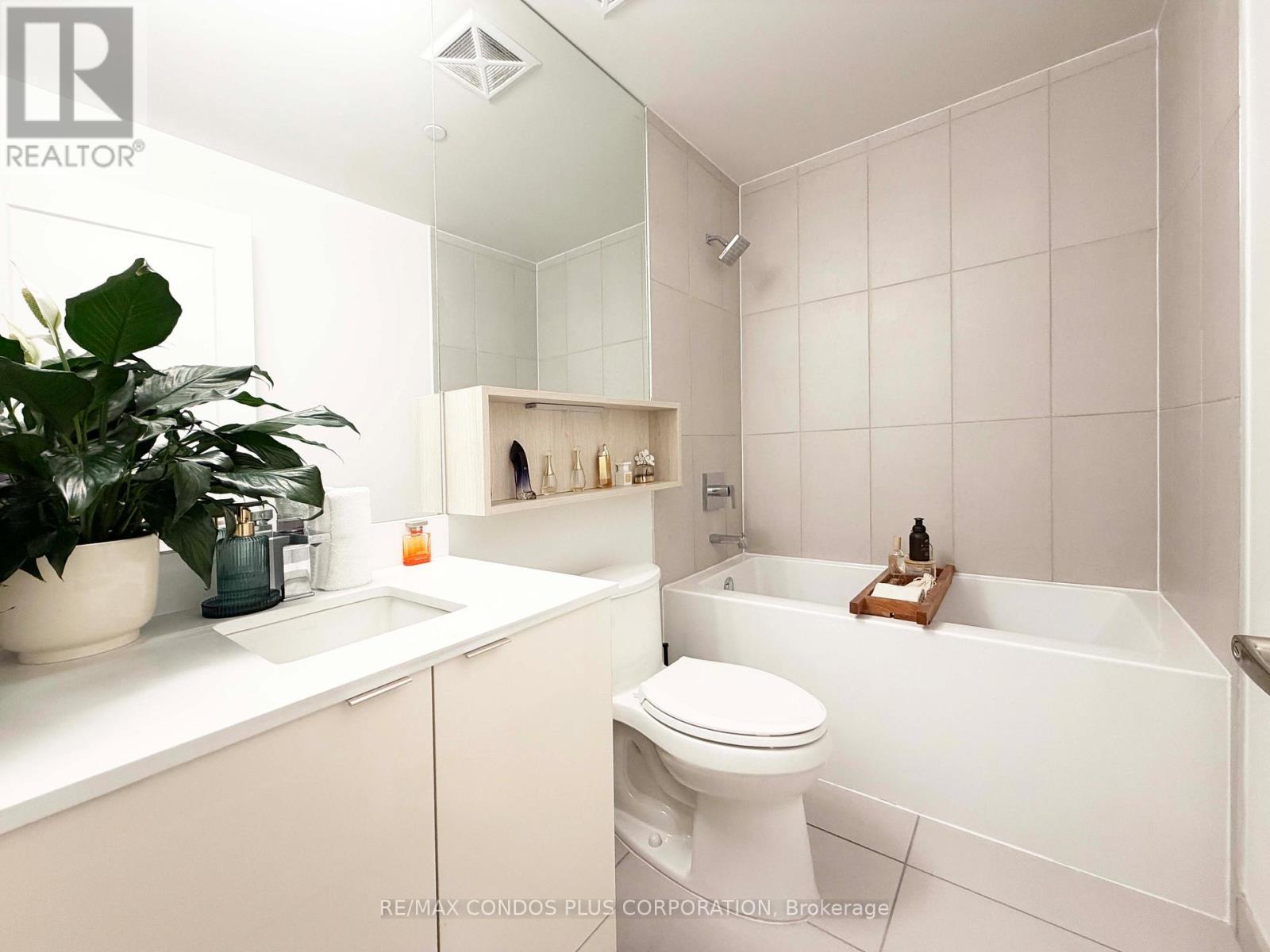 1113 - 60 Princess Street, Toronto, Ontario  M5A 2C7 - Photo 13 - C12868378