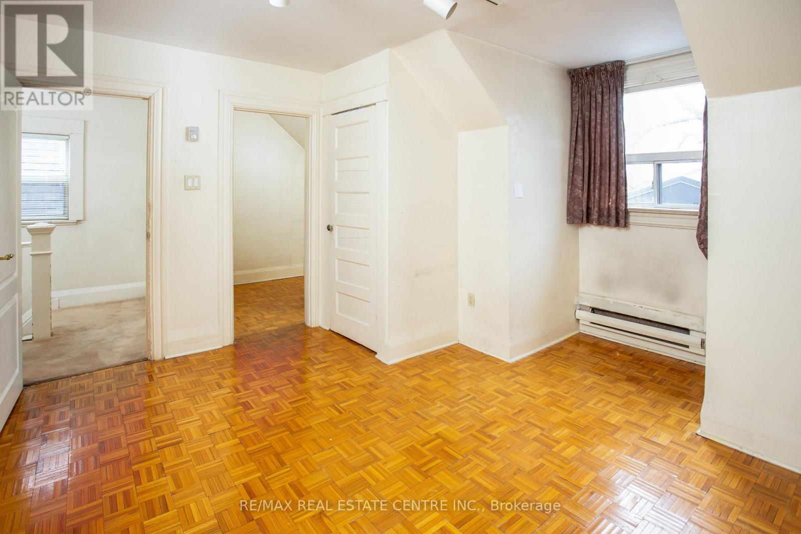 213 Indian Road, Toronto (High Park-Swansea), Ontario  M6R 2W7 - Photo 18 - W12898574