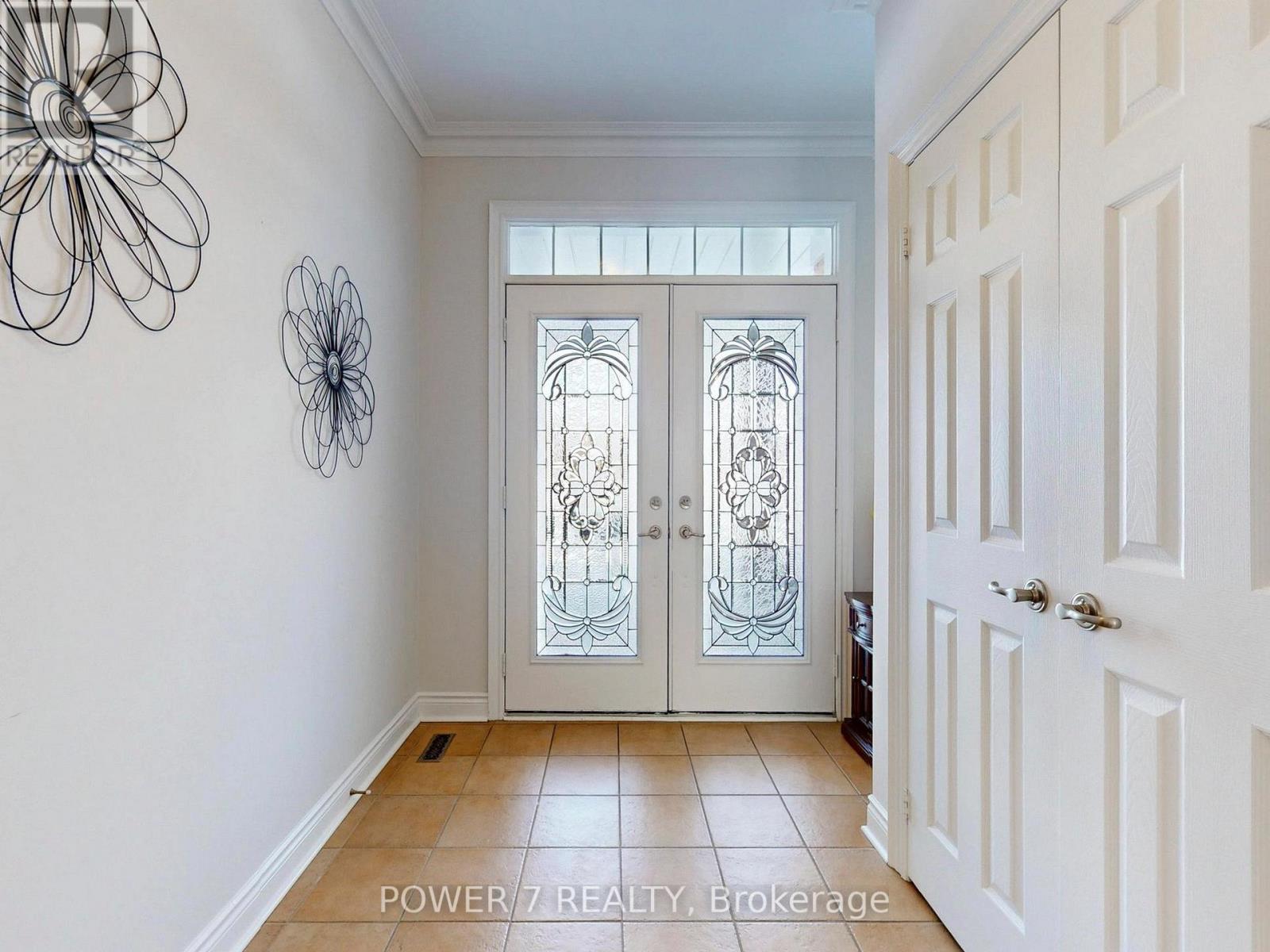 49 Pettet Road, Whitchurch-Stouffville, Ontario  L4A 3J2 - Photo 6 - N12897442