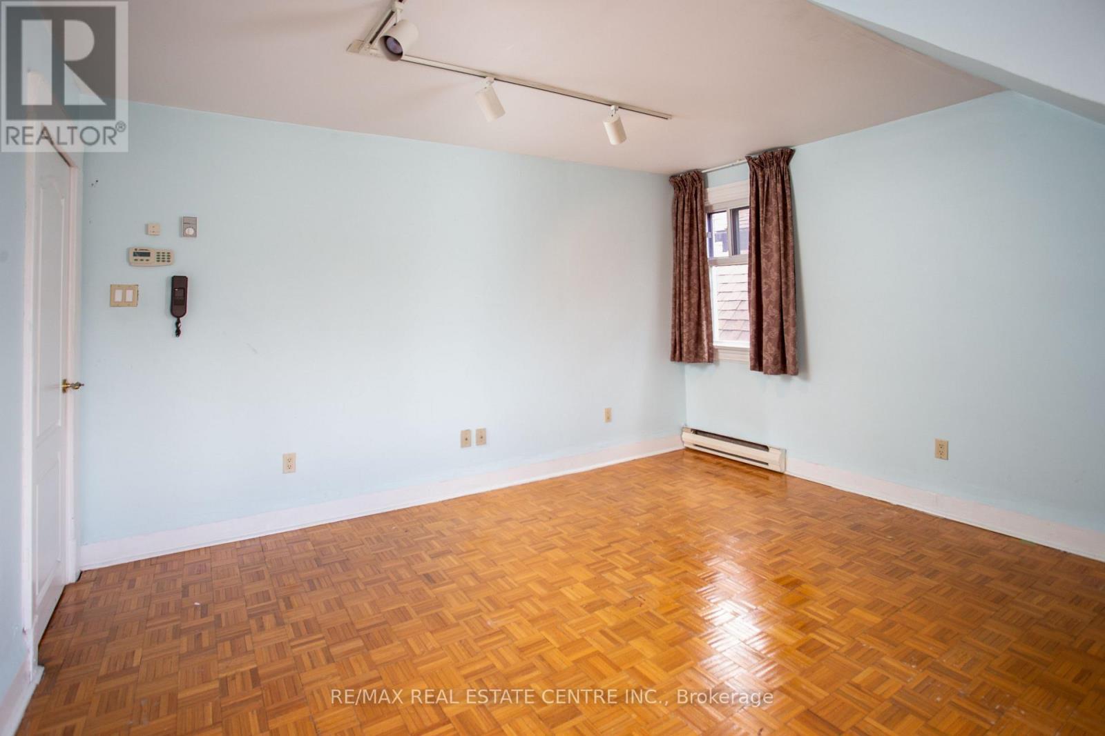 213 Indian Road, Toronto (High Park-Swansea), Ontario  M6R 2W7 - Photo 15 - W12898574