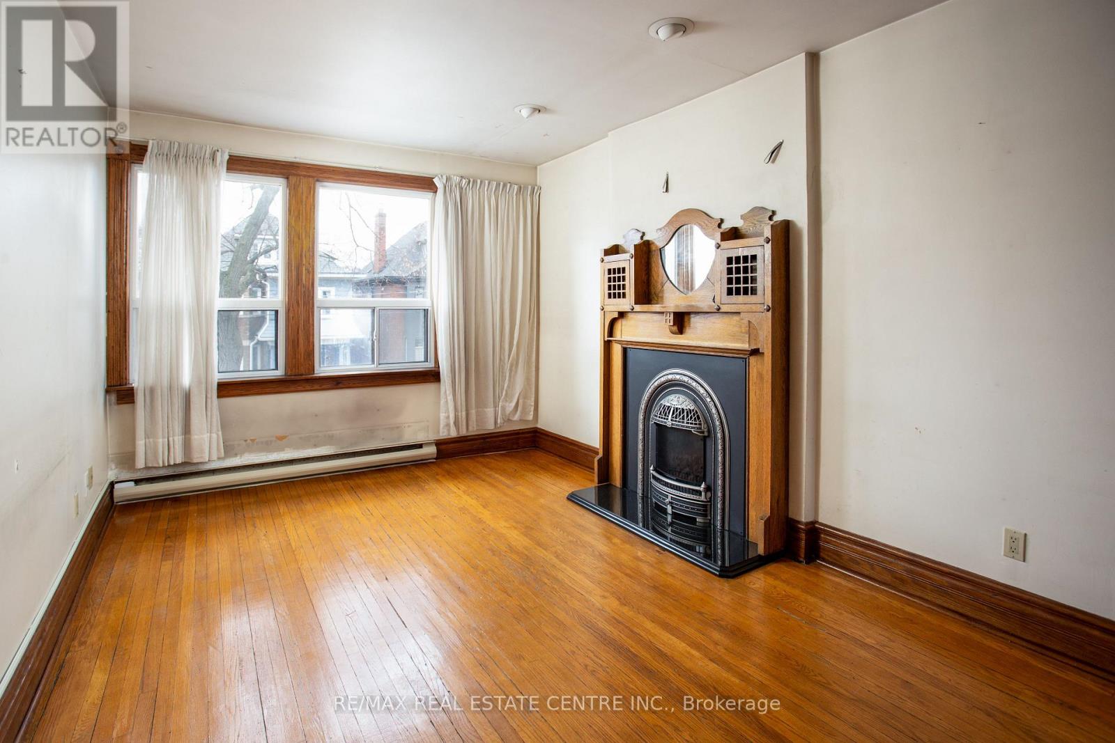 213 Indian Road, Toronto (High Park-Swansea), Ontario  M6R 2W7 - Photo 8 - W12898574