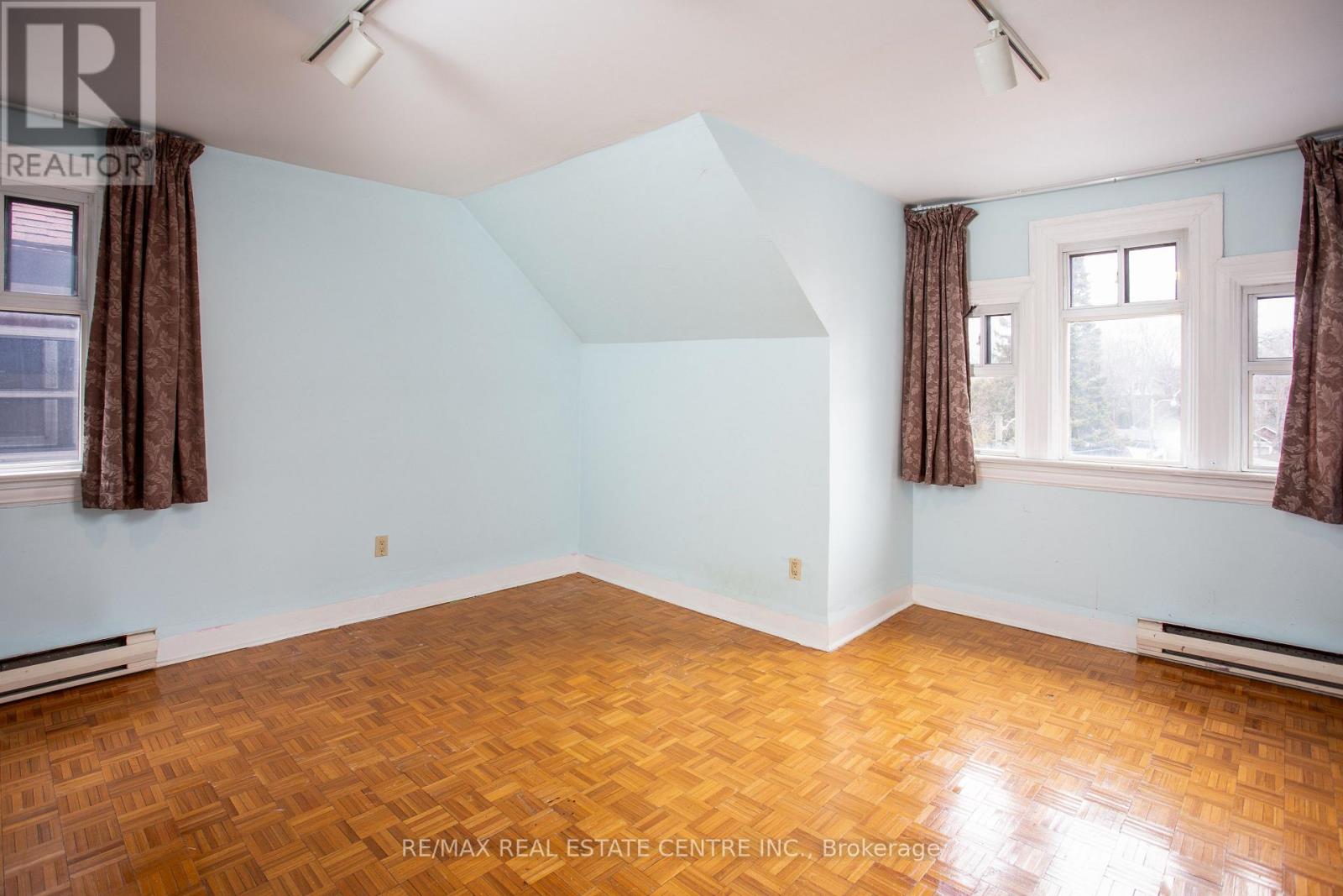 213 Indian Road, Toronto (High Park-Swansea), Ontario  M6R 2W7 - Photo 16 - W12898574