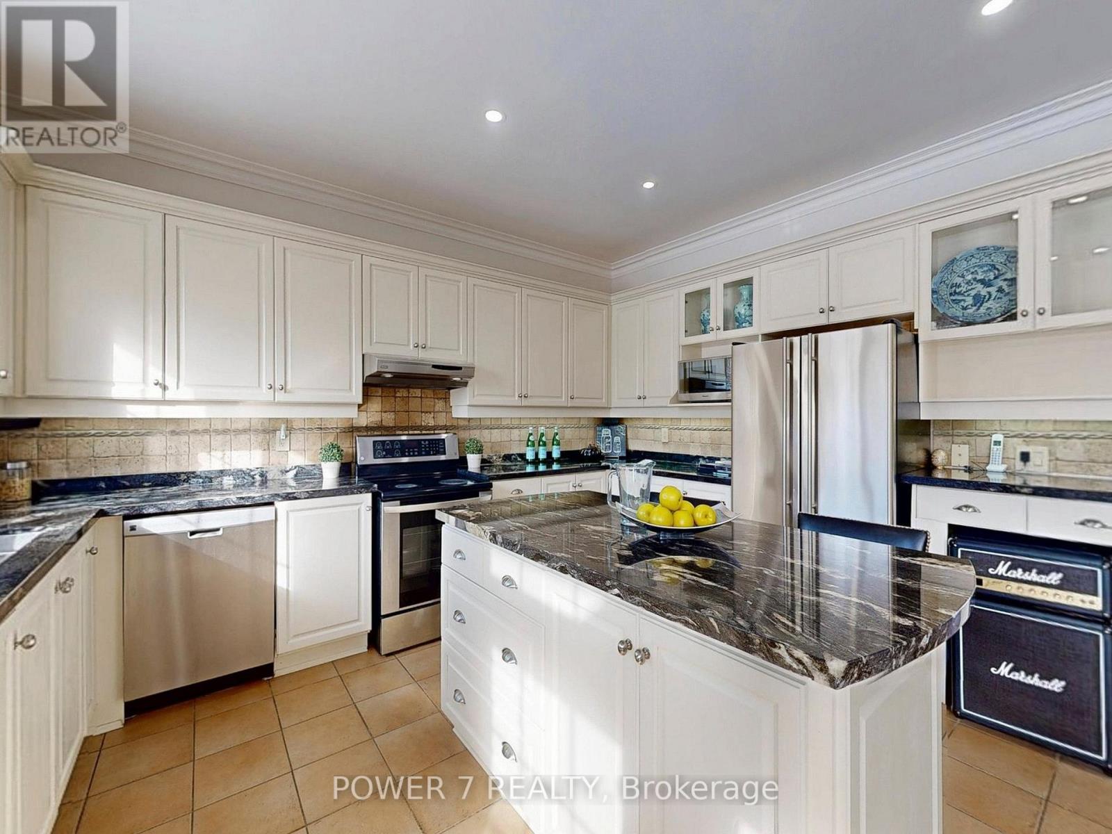 49 Pettet Road, Whitchurch-Stouffville, Ontario  L4A 3J2 - Photo 13 - N12897442