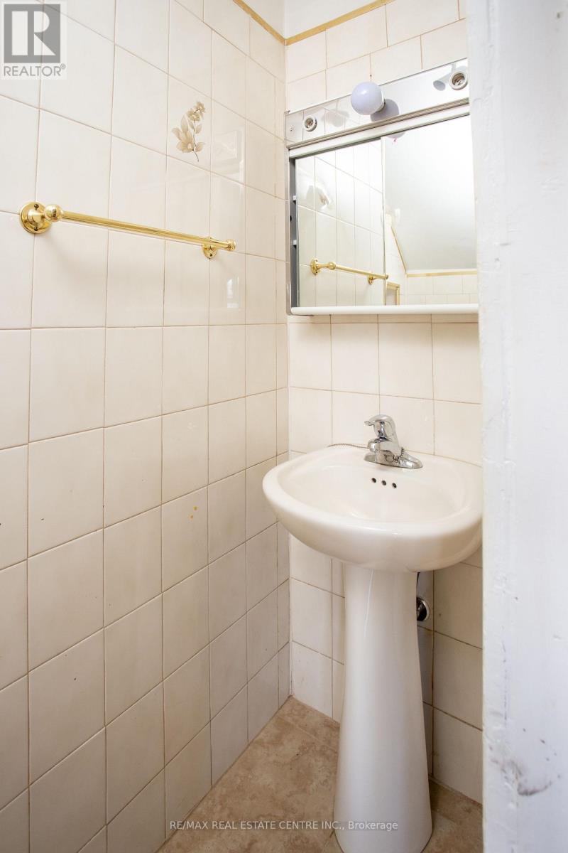 213 Indian Road, Toronto (High Park-Swansea), Ontario  M6R 2W7 - Photo 20 - W12898574