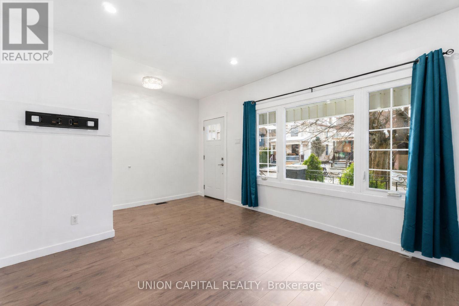 103 Case Street, Hamilton (Stipley), Ontario  L8L 3G8 - Photo 2 - X12898718