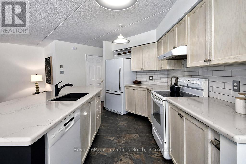 365 Mariners Way, Collingwood, Ontario  L9Y 5C7 - Photo 5 - S12898836