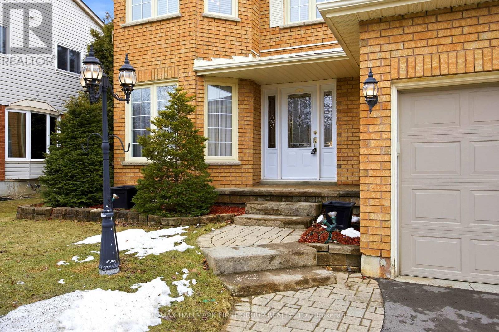 121 Glenabbey Drive, Clarington, Ontario  L1E 2B7 - Photo 2 - E12898930