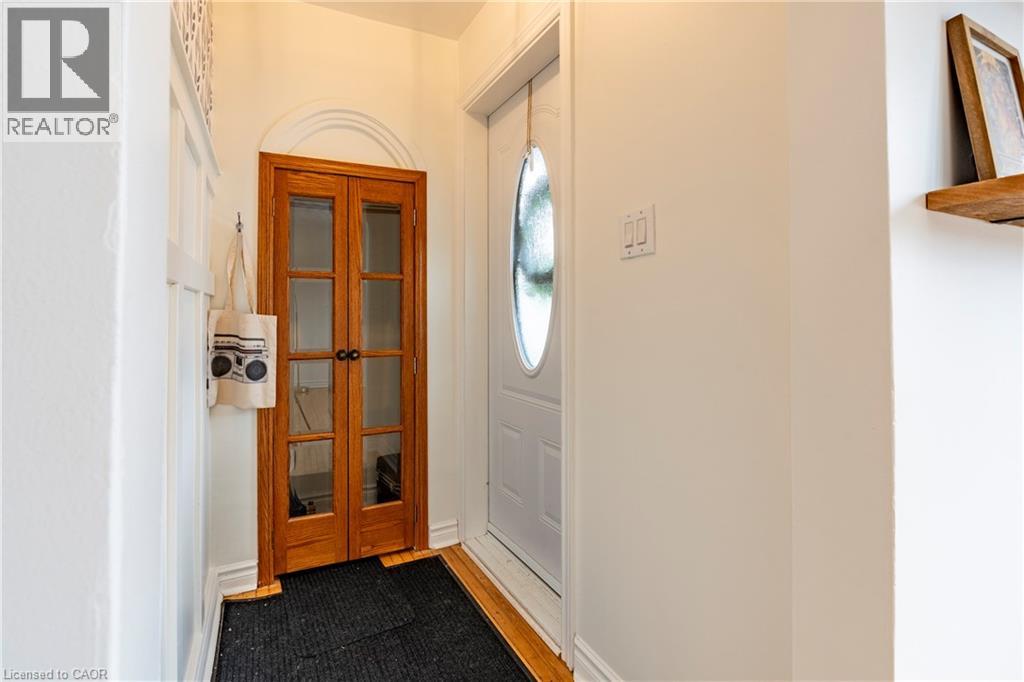 69 N Lowrey Avenue N, Cambridge, Ontario  N1R 5A4 - Photo 3 - 40813141