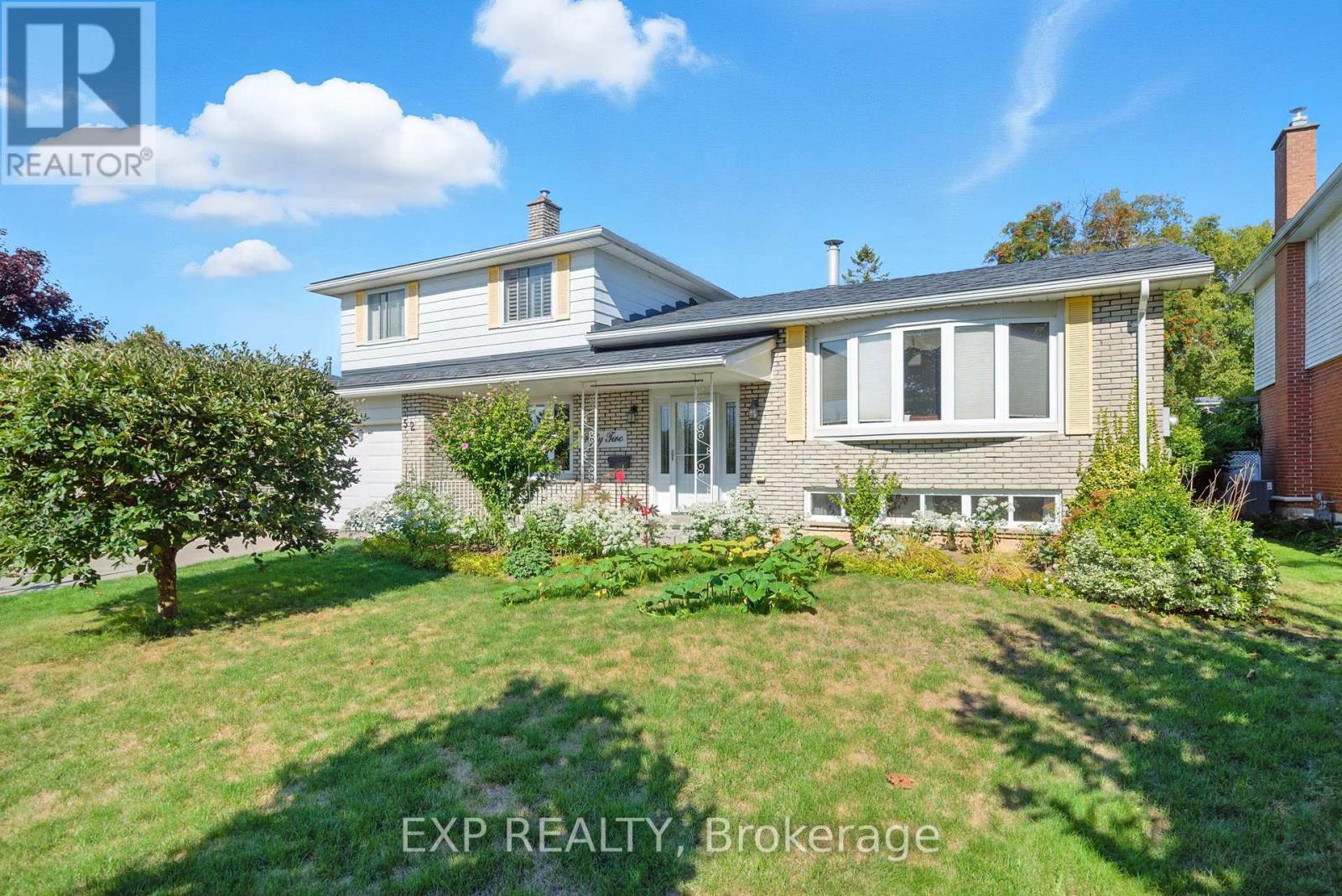 52 Bayview Crescent, Cobourg, Ontario  K9A 4C6 - Photo 2 - X12898876