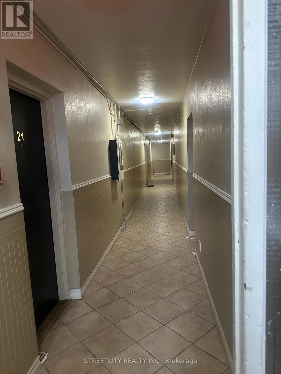 21 - 220 Ashland Avenue, London East, Ontario  N5W 4H4 - Photo 14 - X12898726