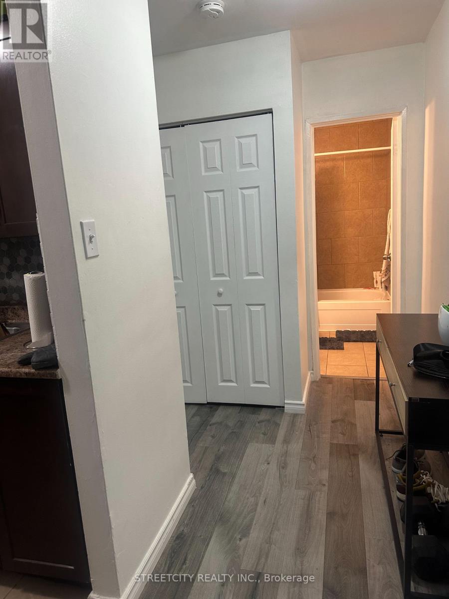 21 - 220 Ashland Avenue, London East, Ontario  N5W 4H4 - Photo 9 - X12898726