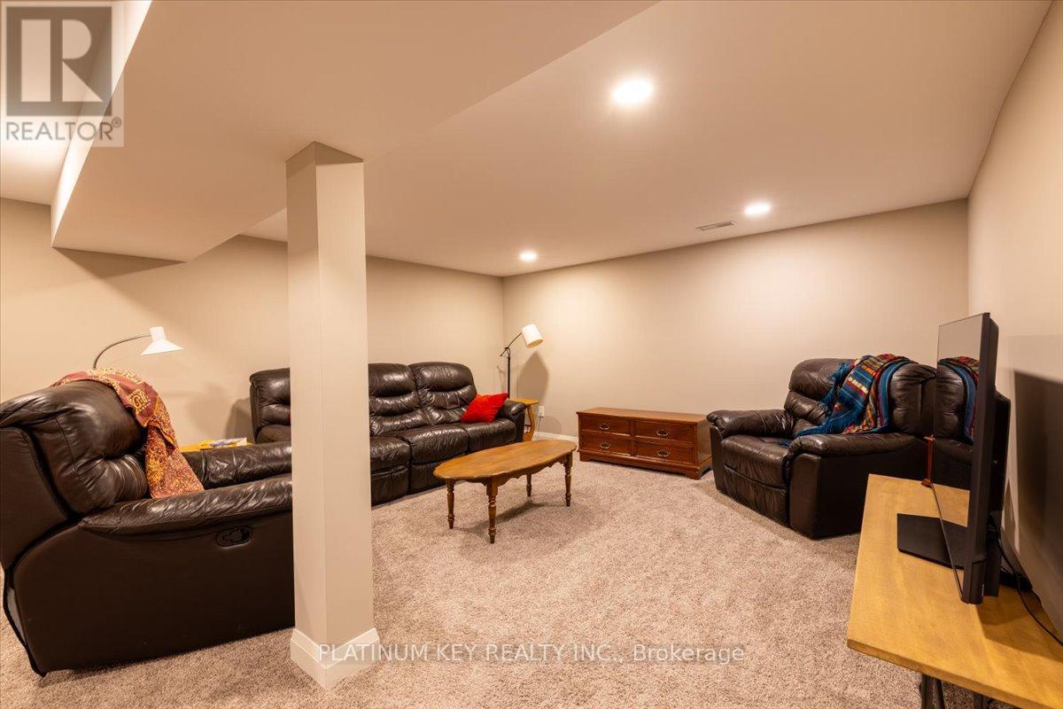 42 Garland Crescent, London East, Ontario  N5V 1N5 - Photo 14 - X12898834