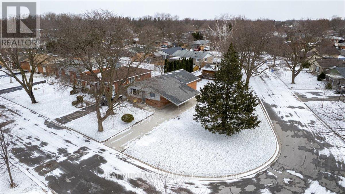 42 Garland Crescent, London East, Ontario  N5V 1N5 - Photo 2 - X12898834