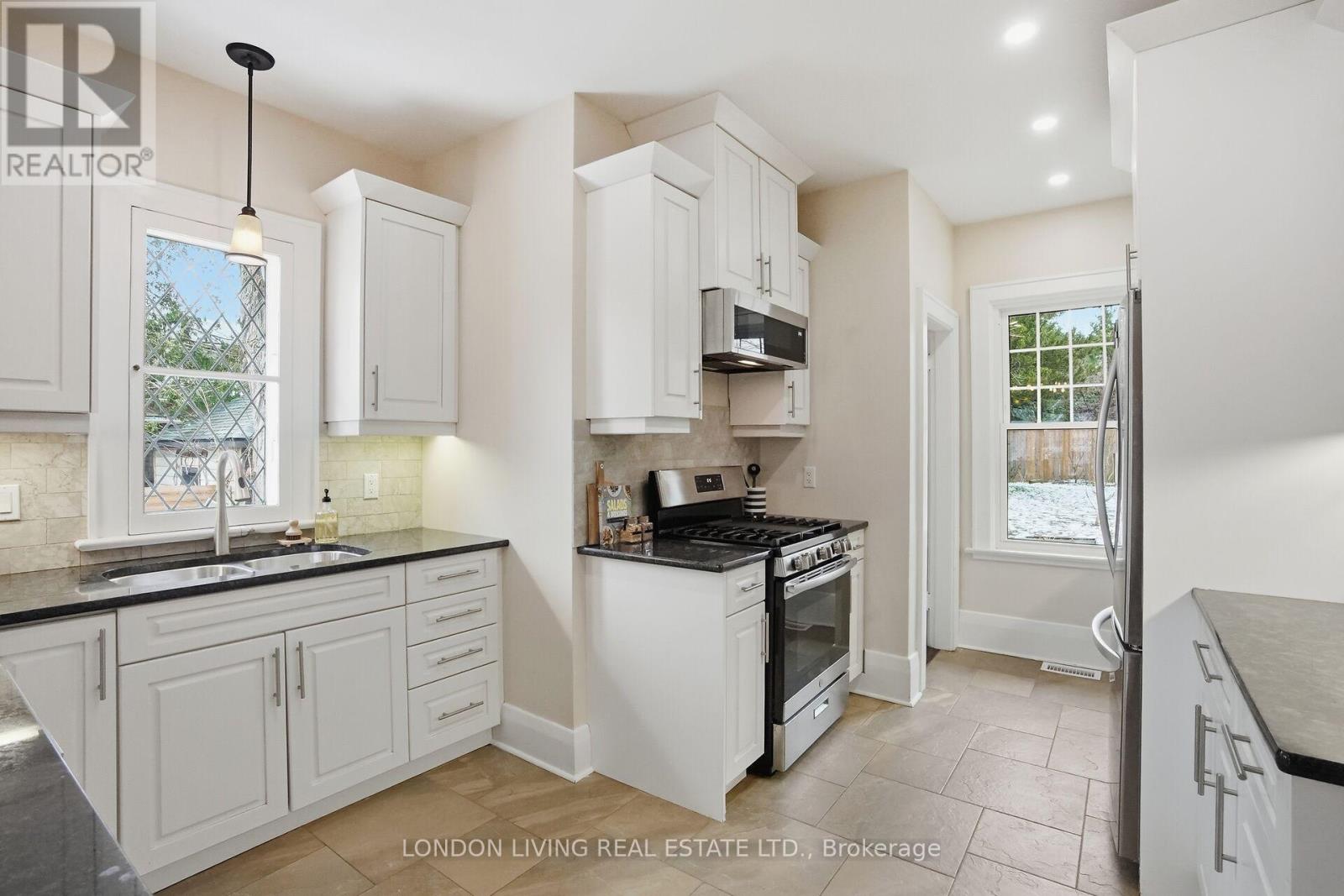 271 Briscoe Street E, London South, Ontario  N6C 1X5 - Photo 17 - X12898962