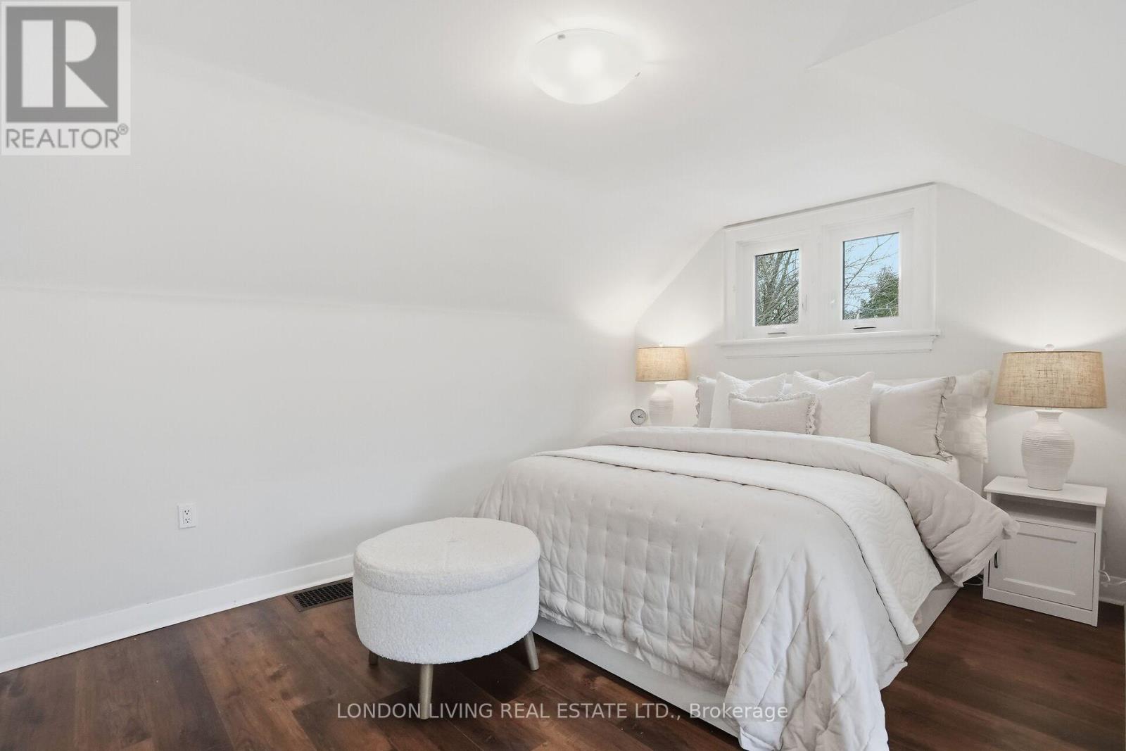 271 Briscoe Street E, London South, Ontario  N6C 1X5 - Photo 32 - X12898962